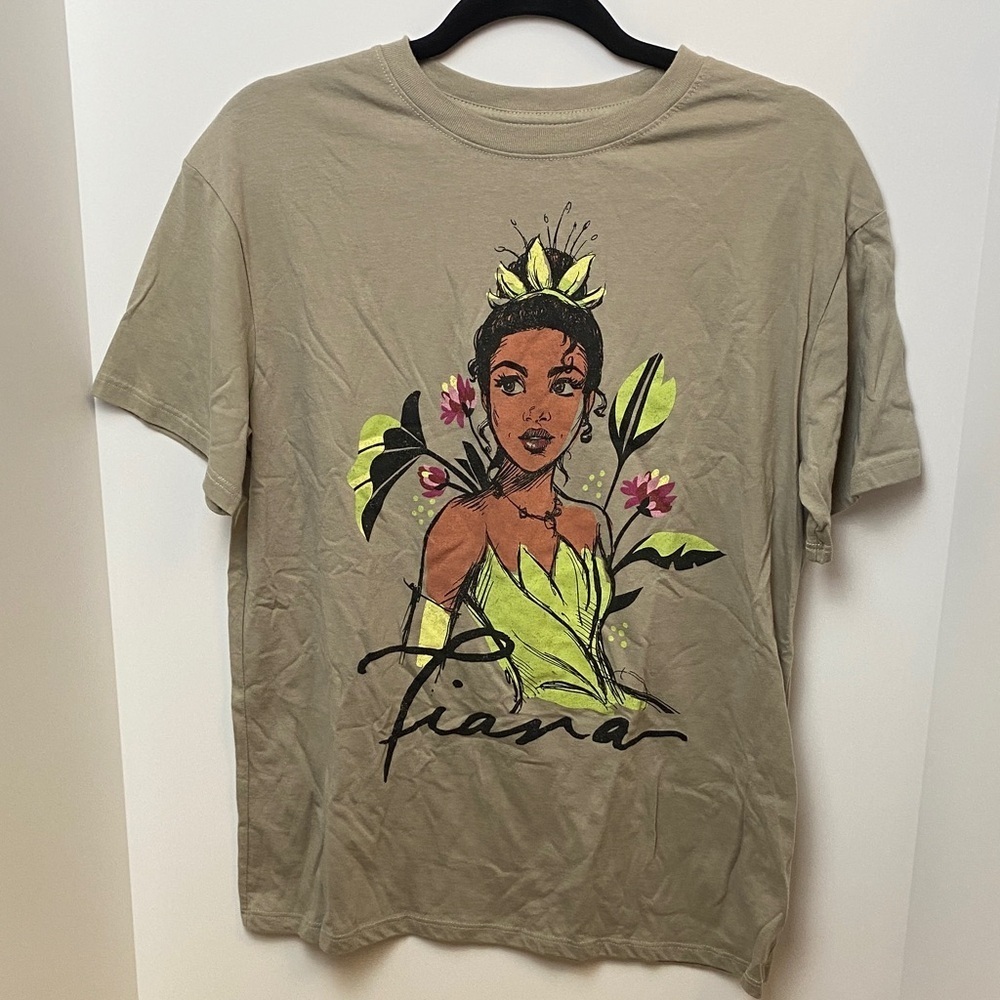 Disney Women's Tee with Tiana Design in Green and Brown